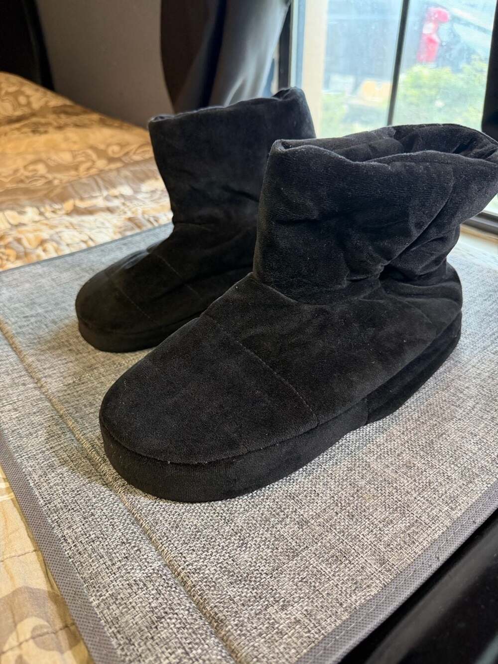 Black Plush Vibrating Massage Bootie Slippers Size L Battery Operated